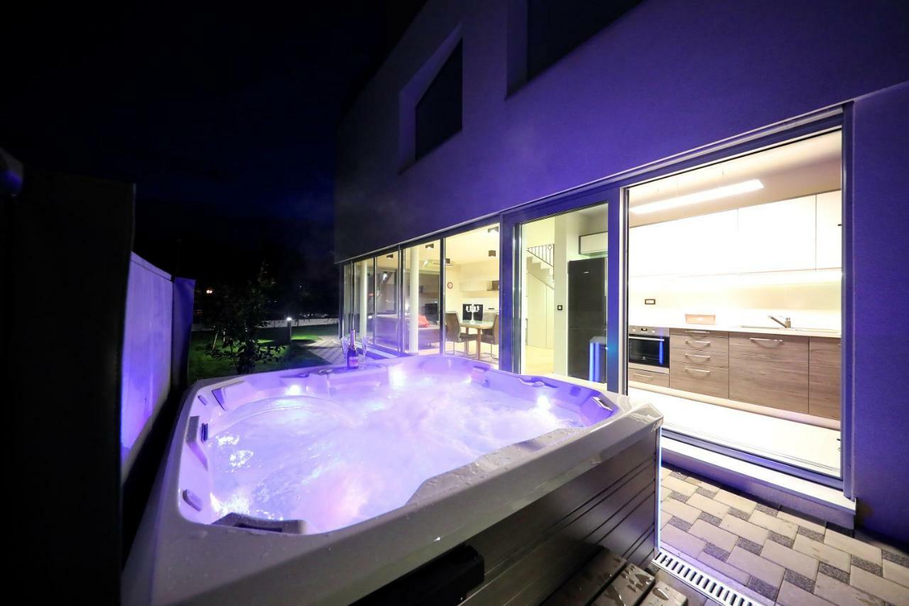 Caisa- Luxury Apartment 20 M From The Sea ザダル エクステリア 写真
